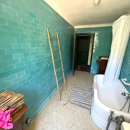 Villa Magdala-Chambre D'Hotes 5 ベッド・アンド・ブレックファスト イエール