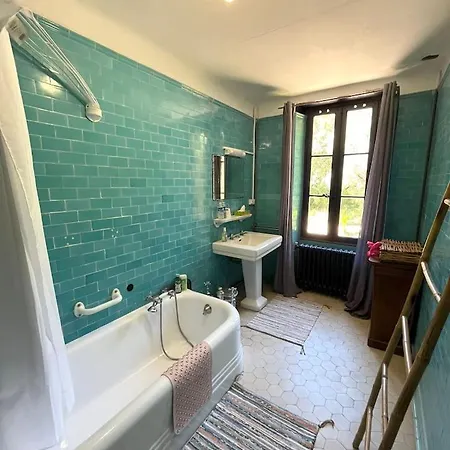 Villa Magdala-Chambre D'Hotes 5 Bed & Breakfast 3*