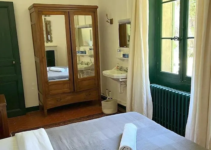 Villa Magdala-Chambre D'Hotes 5 Bed & Breakfast Hyeres